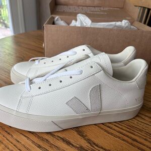 Veja- Campo, brand new in box. Leather, White/Natural, size 40.